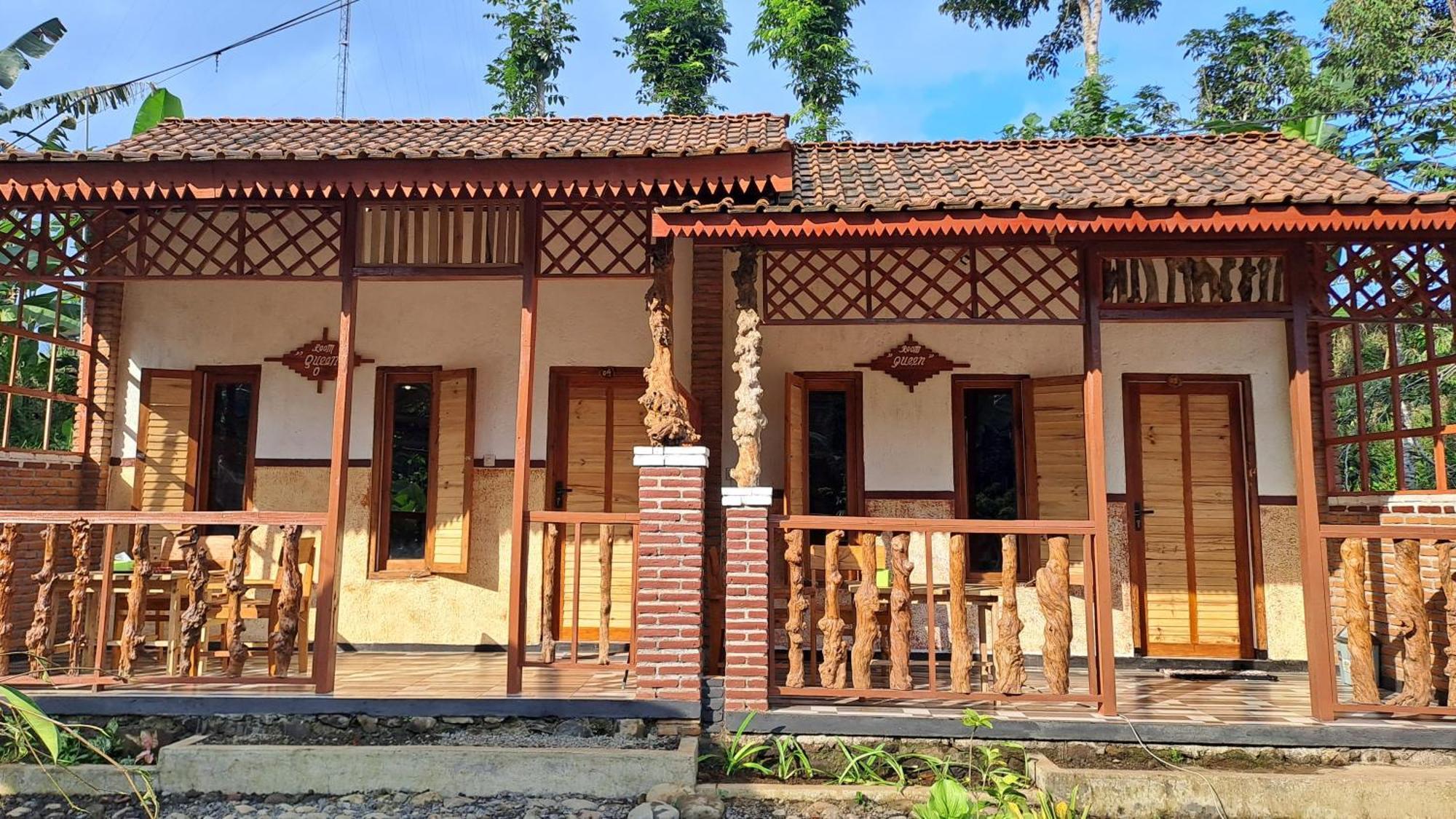 Berliant Homestay Jambu エクステリア 写真